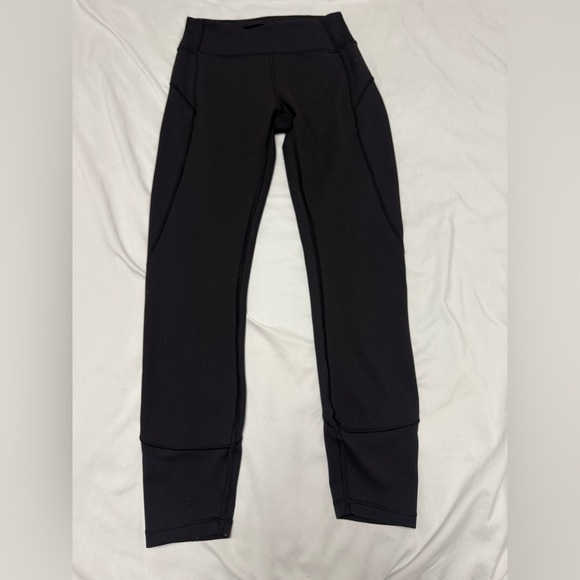 Lululemon In Movement 7/8 Tight *Everlux 25" - Picture 4 of 10